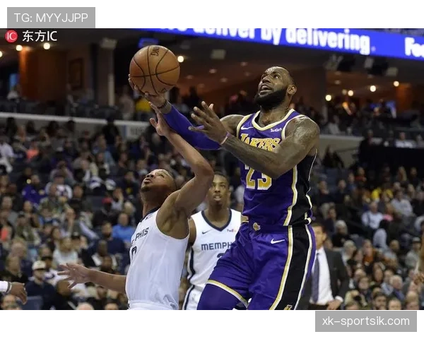 德斯蒙德·班恩无球掩护助力得分爆发，三分效率超越队友关键时刻表现更佳