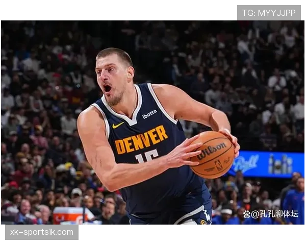 戴维斯低位单打主导内线，得分结构优于约基奇