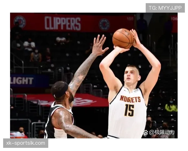 比尔·拉塞尔护筐与篮板主导，胜过约基奇进攻主导