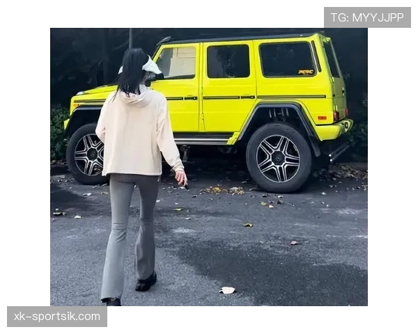 韦世豪又换新豪车了,这颜值配这座驾,街坊邻居全羡慕炸了